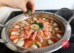 加拿大北极虾冬阴功火锅的做法图解7