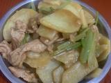香芹土豆炒肉（免煎版）的做法[图]