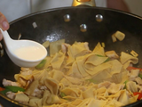 豆皮炒肉的做法[图]